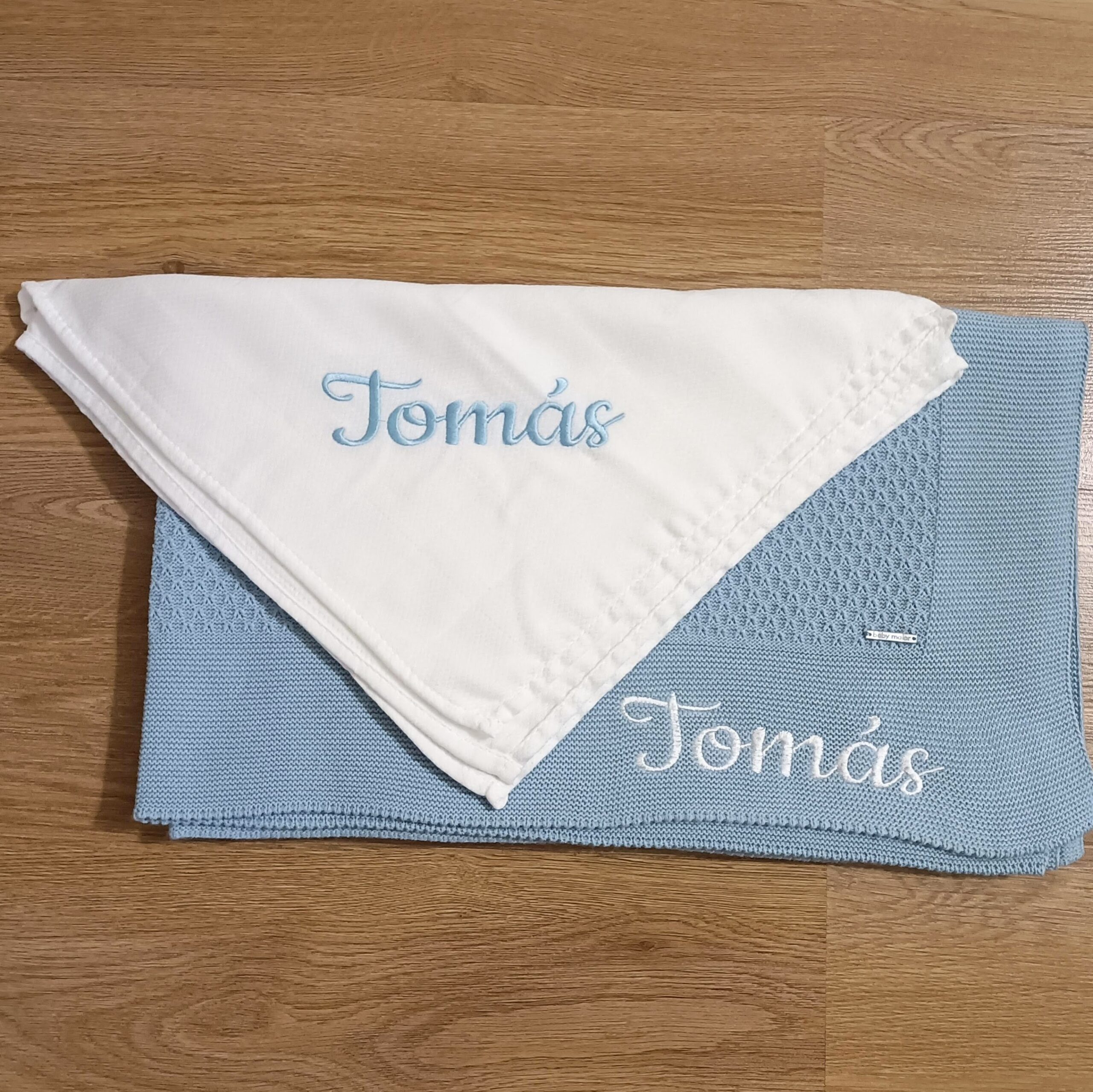 Conjunto manta trabalhada e fralda