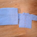 Conjunto manta e casaco bolinhas