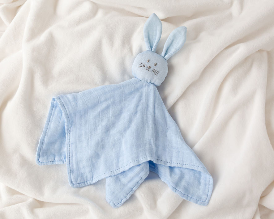 KK6508_Doudou_coelhinho_azul_bambu_1