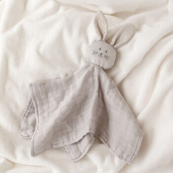 KK6511_Doudou_coelhinho_cinzento_bambu_1 KK6511_Doudou_coelhinho_cinzento_bambu_1