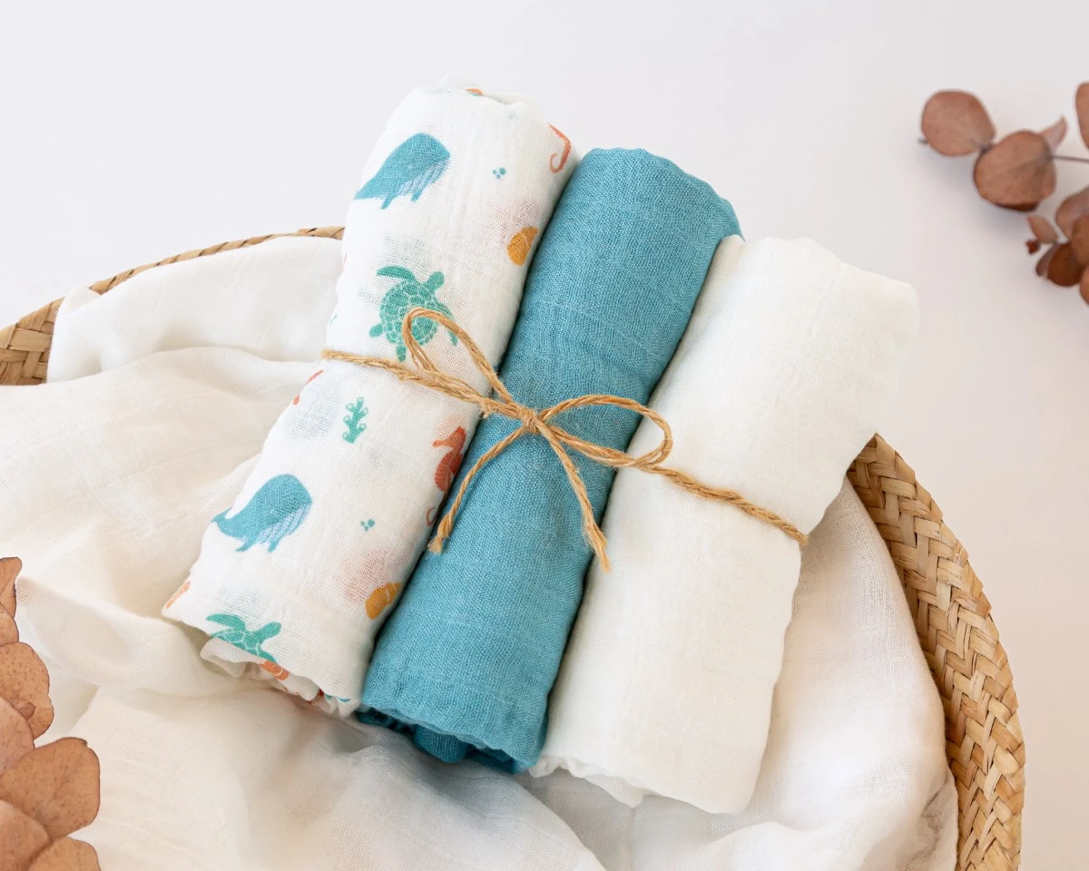 conjunto-de-3-musselinas-azul-branco-e-estampado-marinho-70x70-cm_1