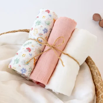 conjunto-de-3-musselinas-rosa-branco-e-estampado-de-flores_1