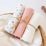 Conjunto 3 fraldinhas musselina - rosa florezinhas coloridas